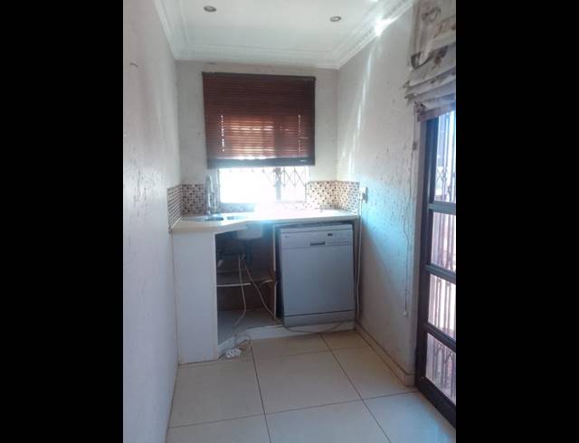3 BEDROOM HOUSE FOR SALE IN PROTEA GLEN